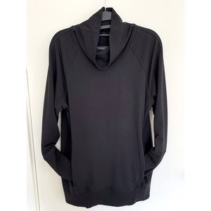 lululemon long sleeved pullover (name unknown)